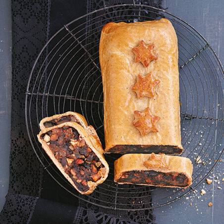 Früchtebrot im Hefeteigmantel Früchtebrot im Hefeteigmantel