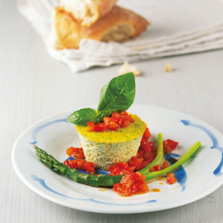 Grüner Spargelflan mit Paprikatatar Grüner Spargelflan mit Paprikatatar