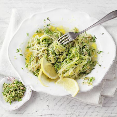 Zucchinispaghetti al limone Zucchinispaghetti al limone