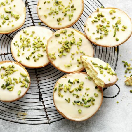 Orangen-Amerikanermit Chai-Glasur Orangen-Amerikanermit Chai-Glasur