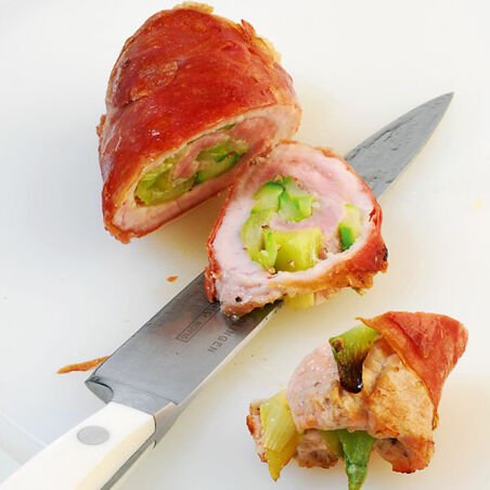 Schweinefleisch-Involtini auf Blattsalaten Schweinefleisch-Involtini auf Blattsalaten