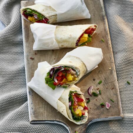 Wraps mit Paprika, Mango und Ziegenkäse Wraps mit Paprika, Mango und Ziegenkäse