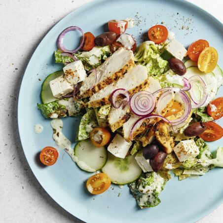 Gyrossalat mit Schafskäse und Oliven Gyrossalat mit Schafskäse und Oliven