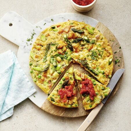 Spargel-Tortilla mit Tomatensalsa Spargel-Tortilla mit Tomatensalsa