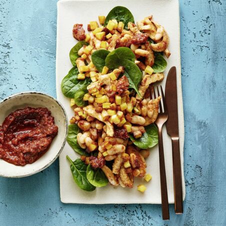 Puten-Spinat-Salat mit Knusperkartoffeln Puten-Spinat-Salat mit Knusperkartoffeln