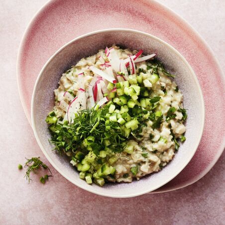 Herzhaftes Hafer-Müsli mit Rohkost Herzhaftes Hafer-Müsli mit Rohkost