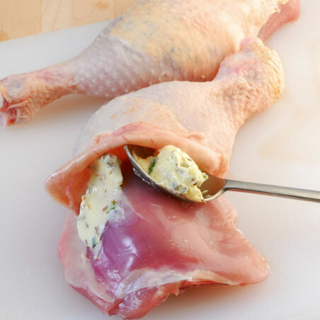 Hähnchenkeulen vom Blech mit Sommergemüse Hähnchenkeulen vom Blech mit Sommergemüse