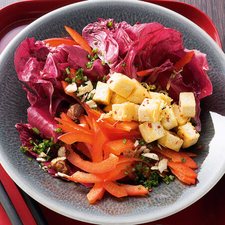 Paprika-Radicchio-Salat mit Tofu Paprika-Radicchio-Salat mit Tofu