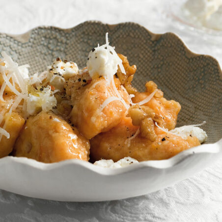 Kürbisgnocchi mit Ricotta und Nüssen Kürbisgnocchi mit Ricotta und Nüssen