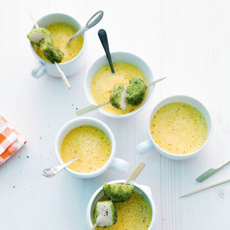 Curry-Schaumsüppchen mit Jakobsmuscheln Curry-Schaumsüppchen mit Jakobsmuscheln