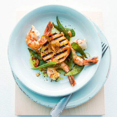 Riesengarnelen mit Pfirsich und Zuckerschoten Riesengarnelen mit Pfirsich und Zuckerschoten