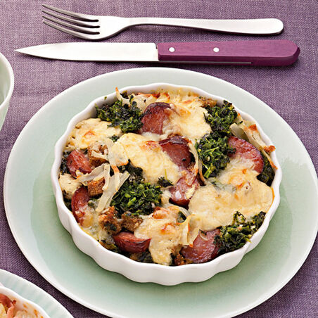Kartoffel-Grünkohl-Gratin mit Kohlwurst Kartoffel-Grünkohl-Gratin mit Kohlwurst