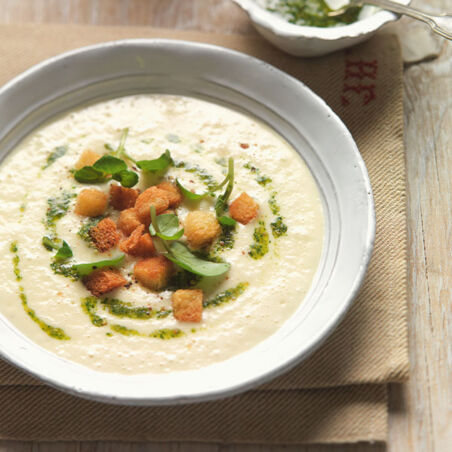 Steirer Almkäsesuppe mit Petersilien-Kresse-Pesto Steirer Almkäsesuppe mit Petersilien-Kresse-Pesto