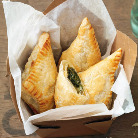 Blätterteigtaschen mit Spinat Blätterteigtaschen mit Spinat