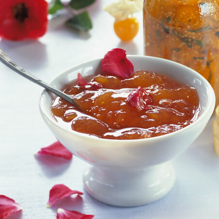 Rosenblütenkonfitüre mit Pfirsich Rosenblütenkonfitüre mit Pfirsich