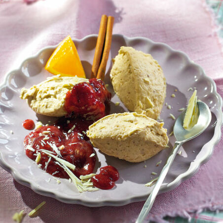 Maronencreme mit Pflaumensauce Maronencreme mit Pflaumensauce