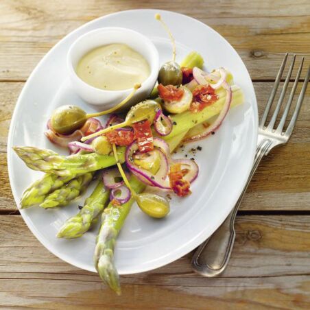 Grüner Spargel mit Seidentofu-Mayonnaise Grüner Spargel mit Seidentofu-Mayonnaise