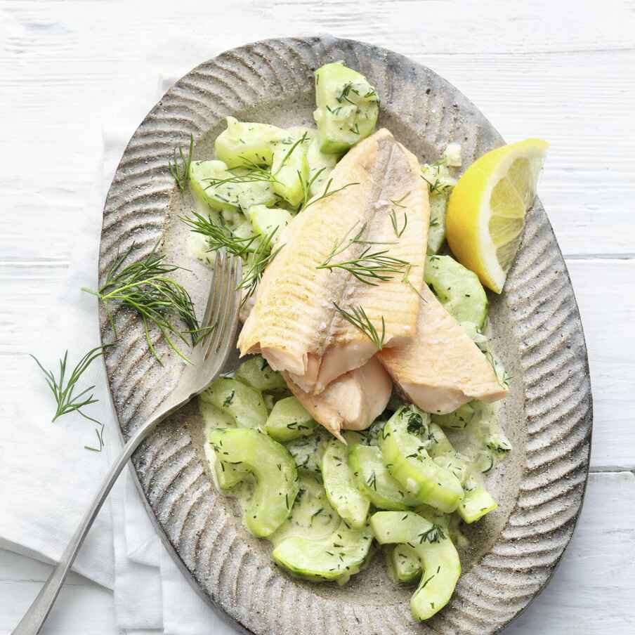 Fischfilets mit Gurkengemüse Rezept | Küchengötter