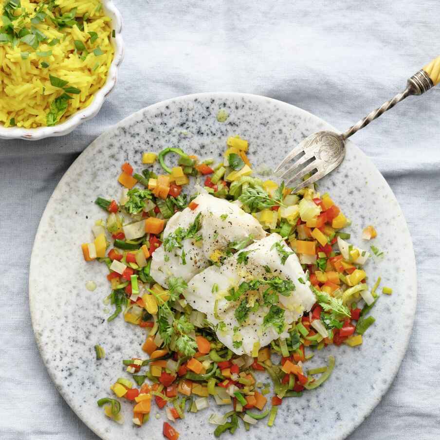 Kabeljau auf Gemüsebett Rezept | Küchengötter Kabeljau auf Gemüsebett Rezept | Küchengötter