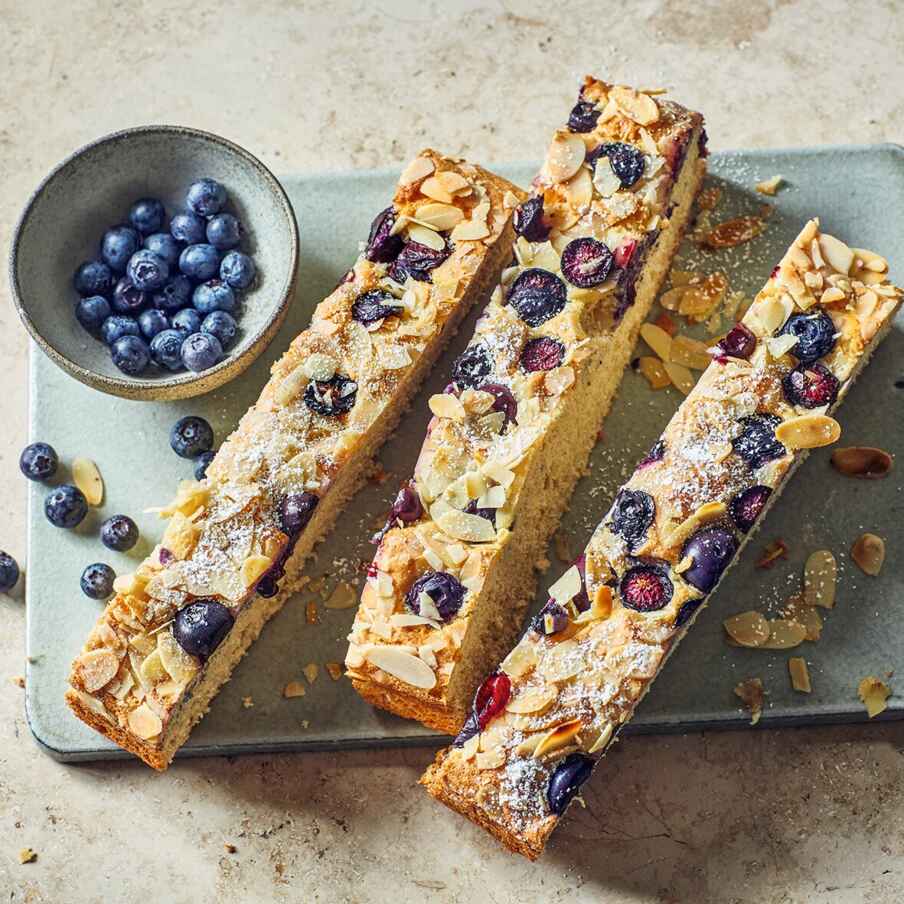 Mandel-Heidelbeer-Kuchen mit Erythrit Rezept | Küchengötter