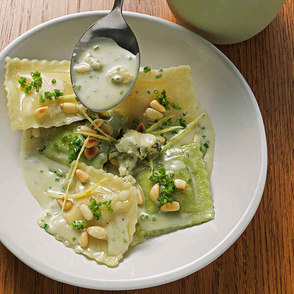 Ravioli in Käse-Zitronen-Sauce Rezept | Küchengötter Ravioli in Käse-Zitronen-Sauce Rezept | Küchengötter