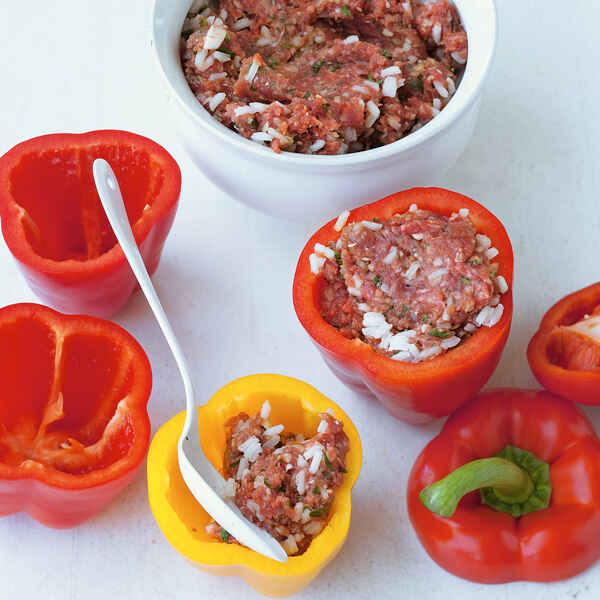 Gefüllte Paprikaschoten mit Hackfleisch und Reis Rezept | Küchengötter