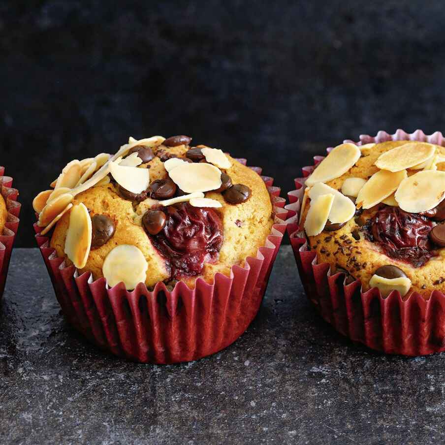 Kirschmuffins mit Schokotropfen Rezept | Küchengötter Kirschmuffins mit Schokotropfen Rezept | Küchengötter