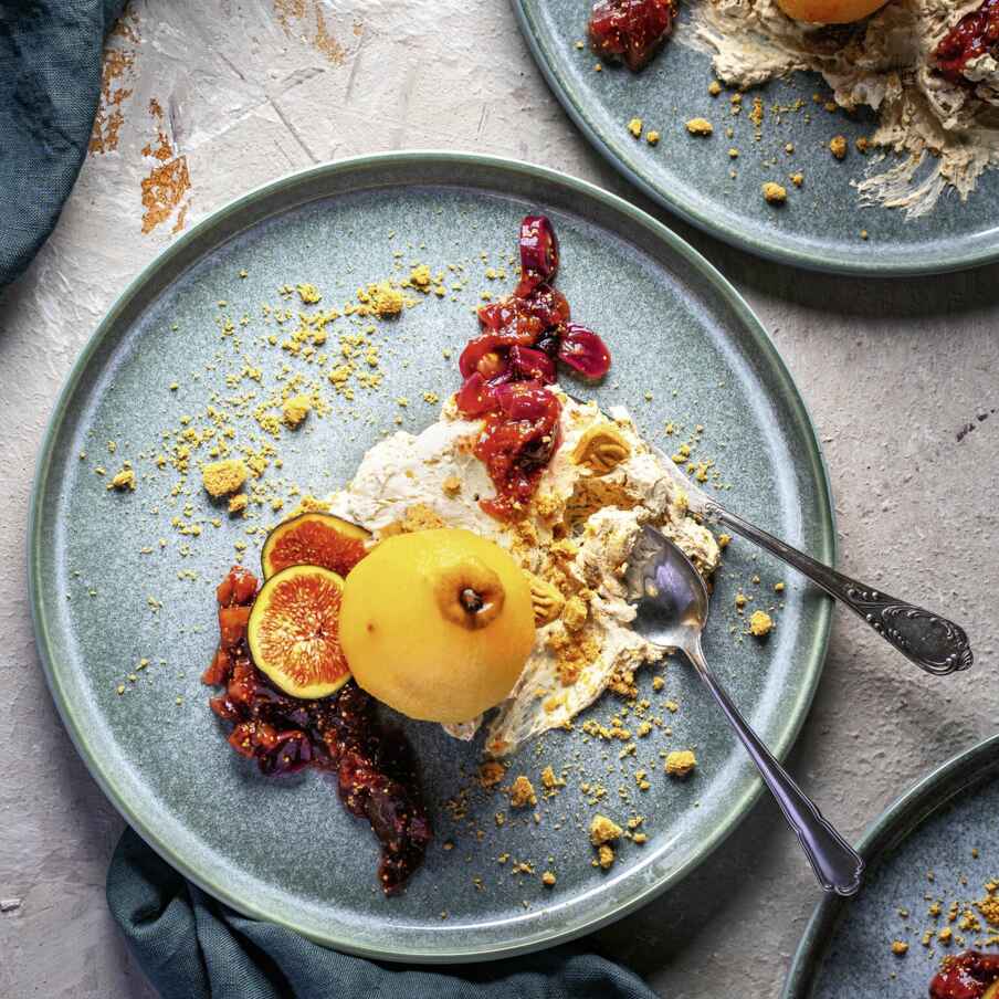 Riesling-Birne mit Feigen-Trauben-Kompott und Spekulatiusmousse Rezept ... Riesling-Birne mit Feigen-Trauben-Kompott und Spekulatiusmousse Rezept ...