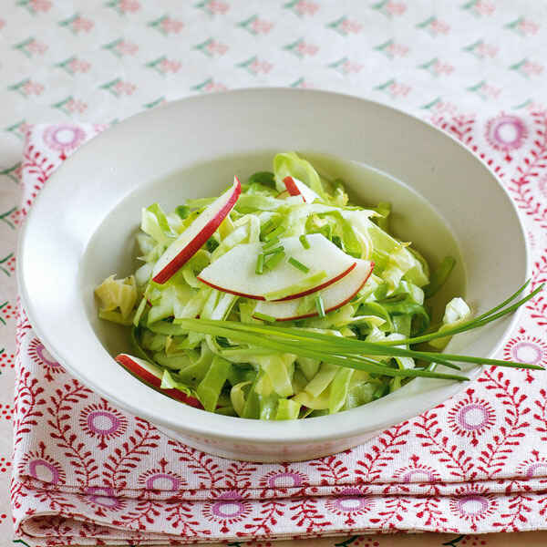 Krautsalat mit Apfel Rezept | Küchengötter