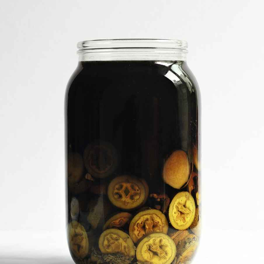 Nussschnaps aus grünen Nüssen Rezept | Küchengötter Nussschnaps aus grünen Nüssen Rezept | Küchengötter