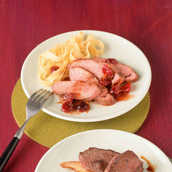 Entenbrust mit Cranberry-Portwein-Sauce Rezept | Küchengötter