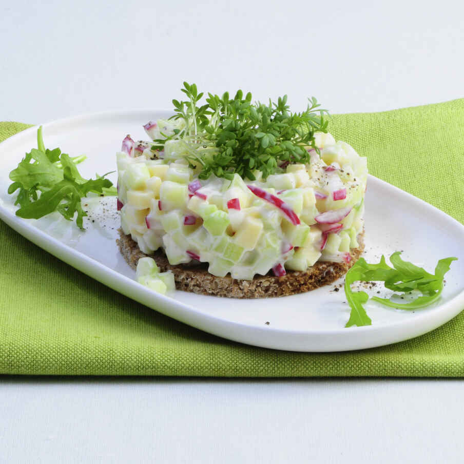 Radieschensalat mit Kresse Rezept | Küchengötter Radieschensalat mit Kresse Rezept | Küchengötter