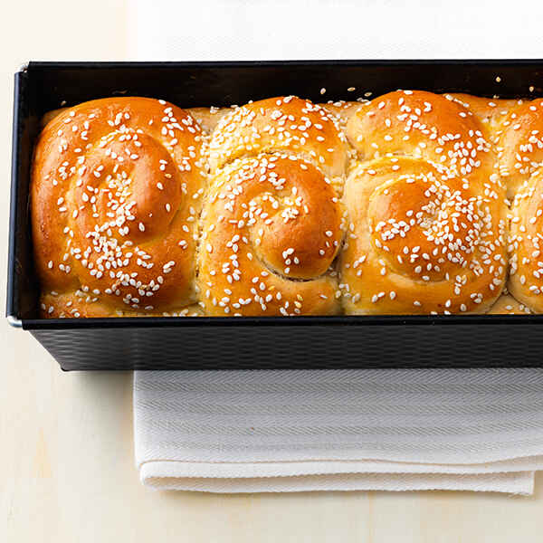 Rosenbrot mit Sesam Rezept | Küchengötter Rosenbrot mit Sesam Rezept | Küchengötter