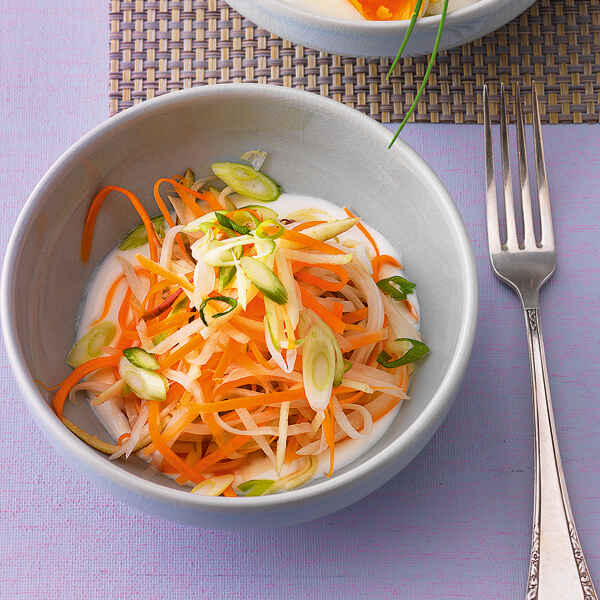 Bunte Möhrenrohkost Rezept | Küchengötter Bunte Möhrenrohkost Rezept | Küchengötter