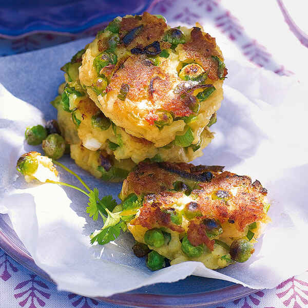 Kartoffelküchlein mit Erbsen und Koriandergrün Rezept | Küchengötter