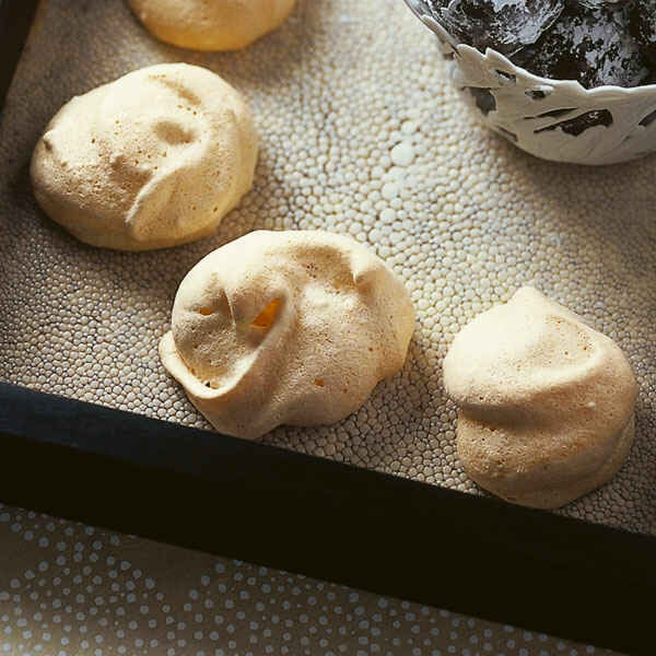 Kaffee-Mandel-Baisers Rezept | Küchengötter