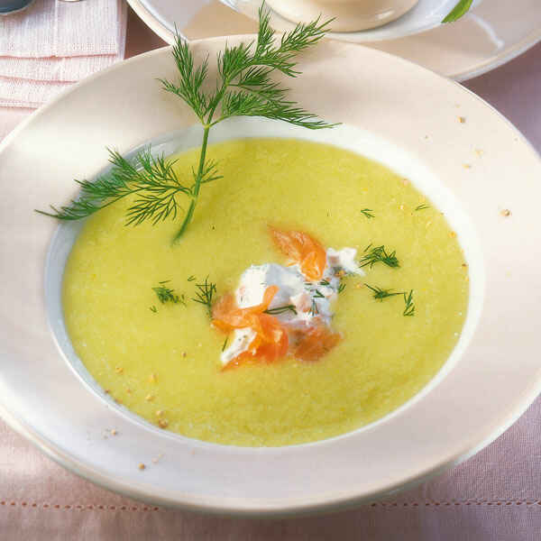 Gurkensuppe mit Lachs Rezept | Küchengötter Gurkensuppe mit Lachs Rezept | Küchengötter