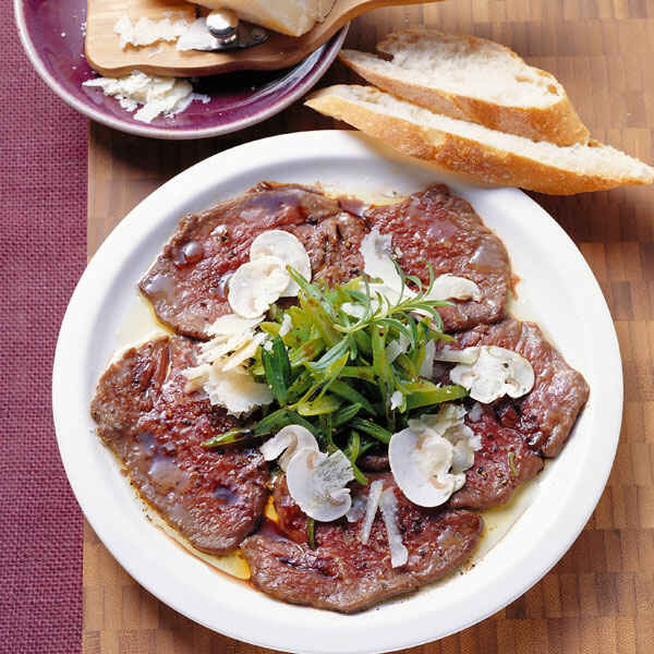 Lauwarmes Rindercarpaccio mit Bohnen und Champignons Rezept | Küchengötter Lauwarmes Rindercarpaccio mit Bohnen und Champignons Rezept | Küchengötter