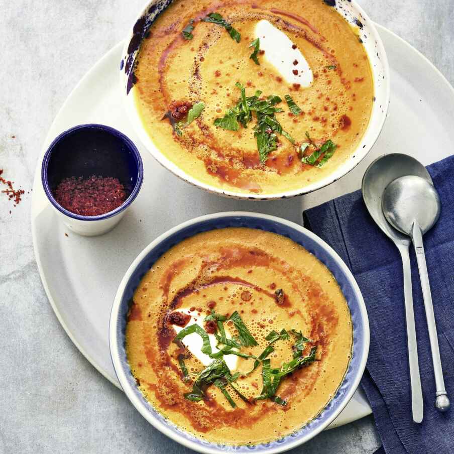 Scharfe Möhren-Orangen-Suppe Rezept | Küchengötter Scharfe Möhren-Orangen-Suppe Rezept | Küchengötter