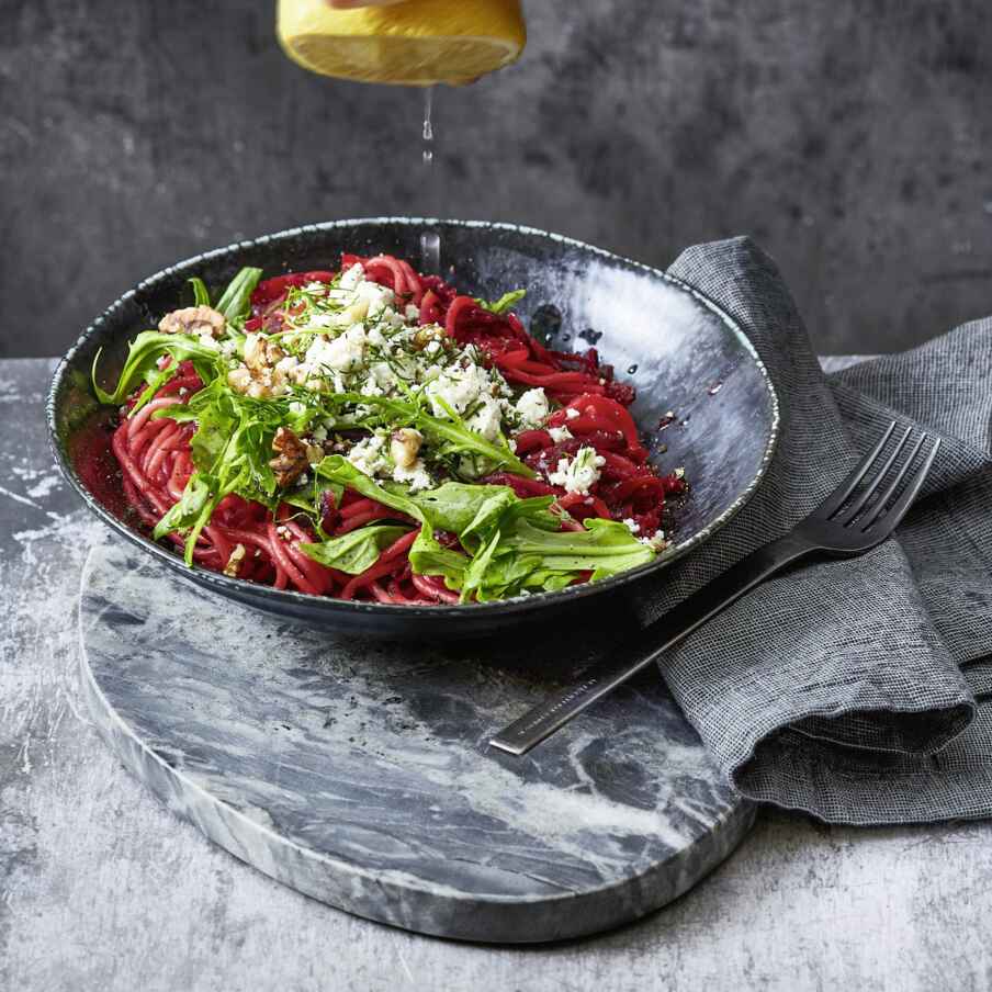 Rote-Bete-Nudeln mit Schafskäse Rezept | Küchengötter