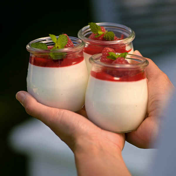 Zitronenmousse mit Fruchtsauce Rezept | Küchengötter Zitronenmousse mit Fruchtsauce Rezept | Küchengötter