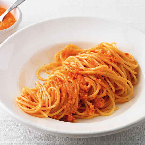 Nudeln mit Mandel-Chili-Pesto Rezept | Küchengötter Nudeln mit Mandel-Chili-Pesto Rezept | Küchengötter