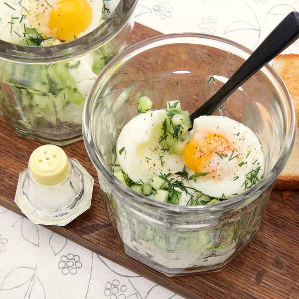 Eier im Glas mit Gurken Rezept | Küchengötter
