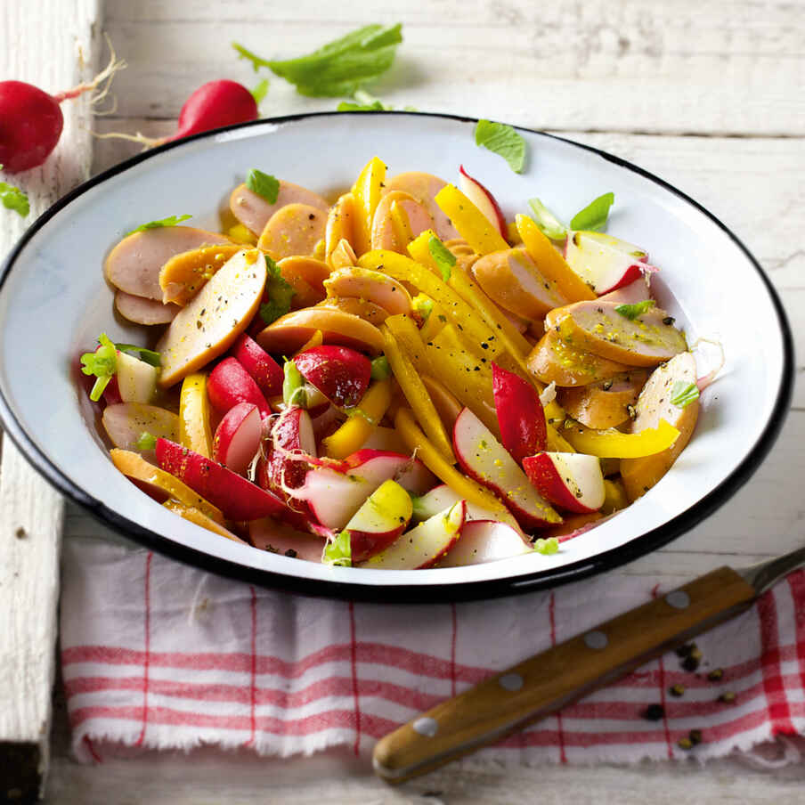 Wurstsalat mit Radieschen Rezept | Küchengötter Wurstsalat mit Radieschen Rezept | Küchengötter
