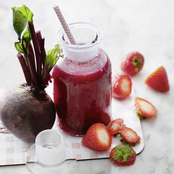 Detox Rote-Bete-Erdbeer-Smoothie Rezept | Küchengötter