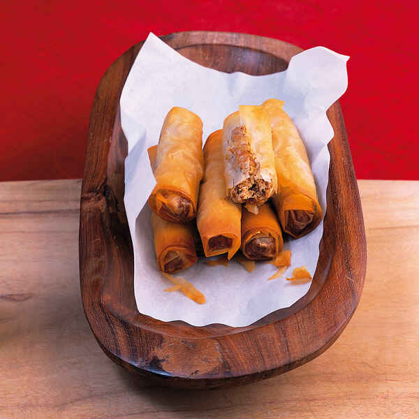 Filoteig-Röllchen mit Walnuss-Käse-Füllung Rezept | Küchengötter Filoteig-Röllchen mit Walnuss-Käse-Füllung Rezept | Küchengötter