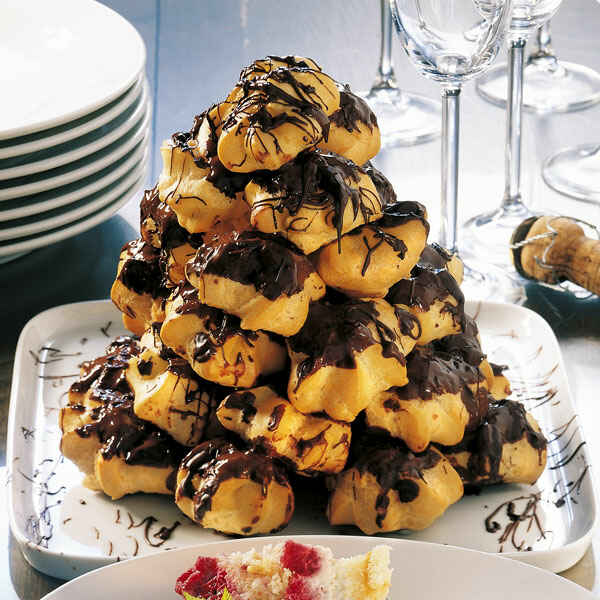 Profiteroles-Turm Rezept | Küchengötter