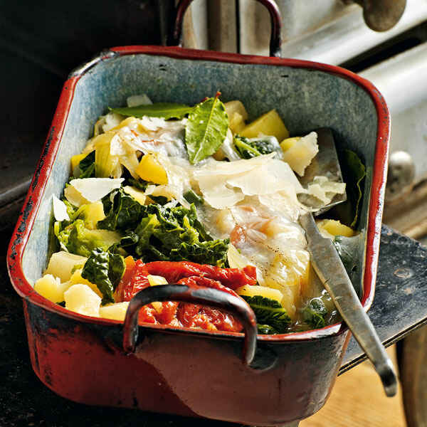 Schwarzkohl mit Kartoffel-Steckrüben-Gemüse und Räucherspeck Rezept ... Schwarzkohl mit Kartoffel-Steckrüben-Gemüse und Räucherspeck Rezept ...