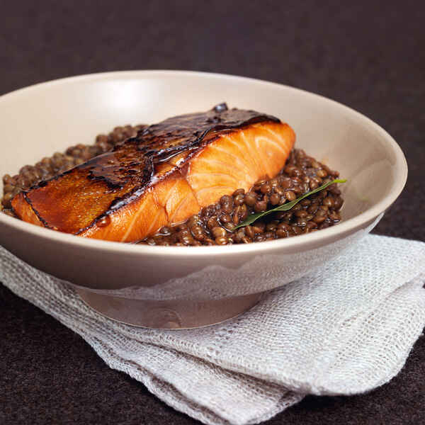 Linsentopf mit Lachs und Ingwer Rezept | Küchengötter Linsentopf mit Lachs und Ingwer Rezept | Küchengötter