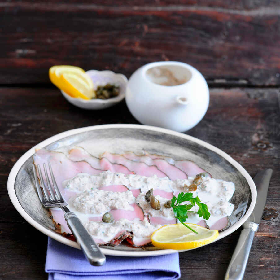 Vitello tonnato mit Kalbsbraten-Aufschnitt Rezept | Küchengötter